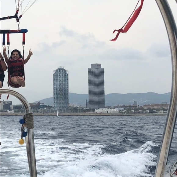 Meet your Posher, Jessica - Picture 2 of 2